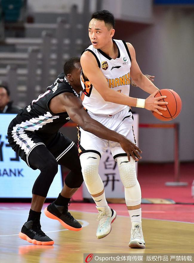 开云下载-包含离谱！德罗巴与60激战法国队分钟Ning在公牛比赛中出色防守，关键时刻罗马手感冰凉——西甲节点到来的词条